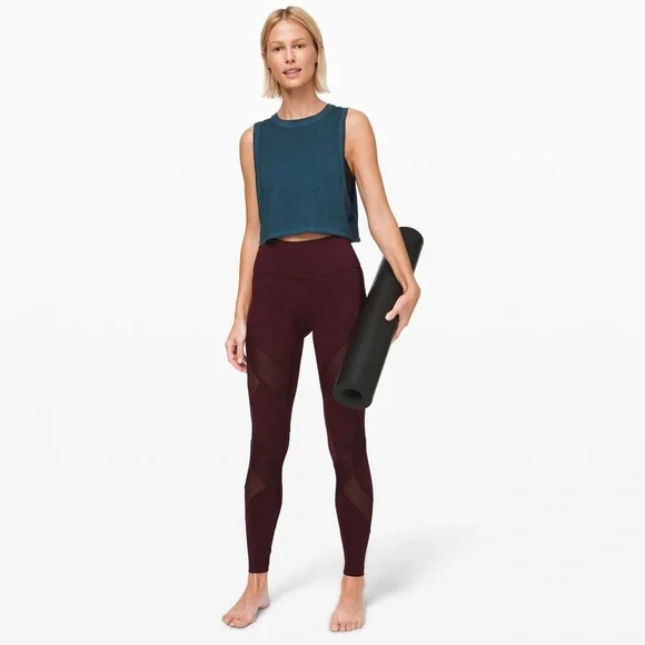 106 🆕 Lululemon Muscle Fade Love Crop Tank - Washed Night Driver - Picture 5 of 11